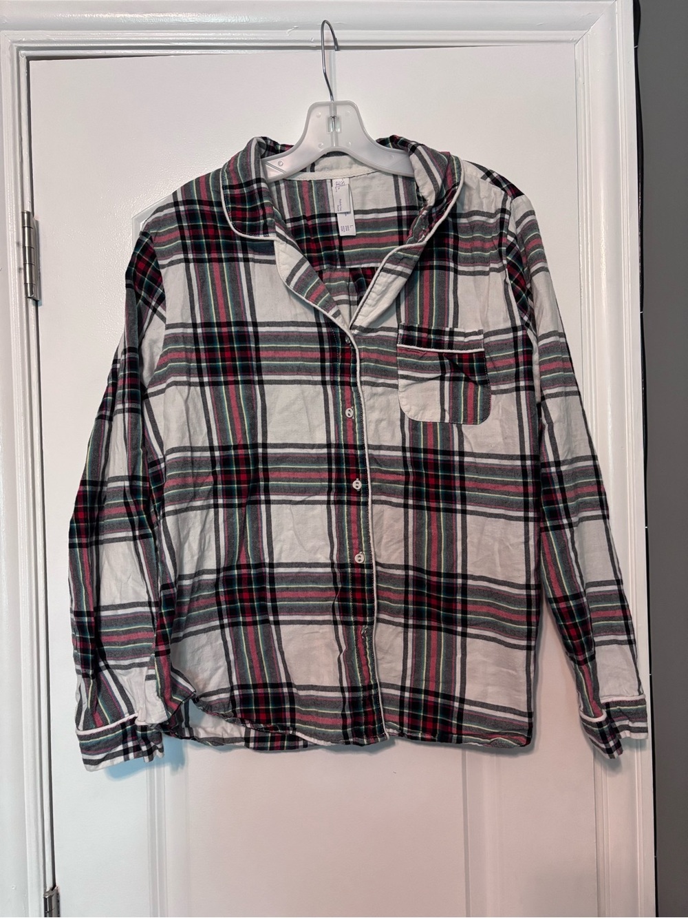 100% cotton Stars Above Plaid Button-Up PJ Top in White, Black & Red Size Large